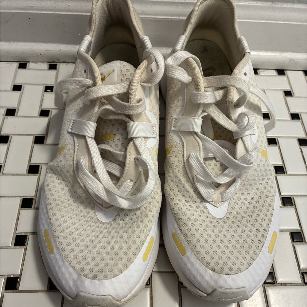 Nike White and Yellow Sneakers